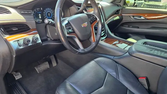 2018 Cadillac Escalade Luxury