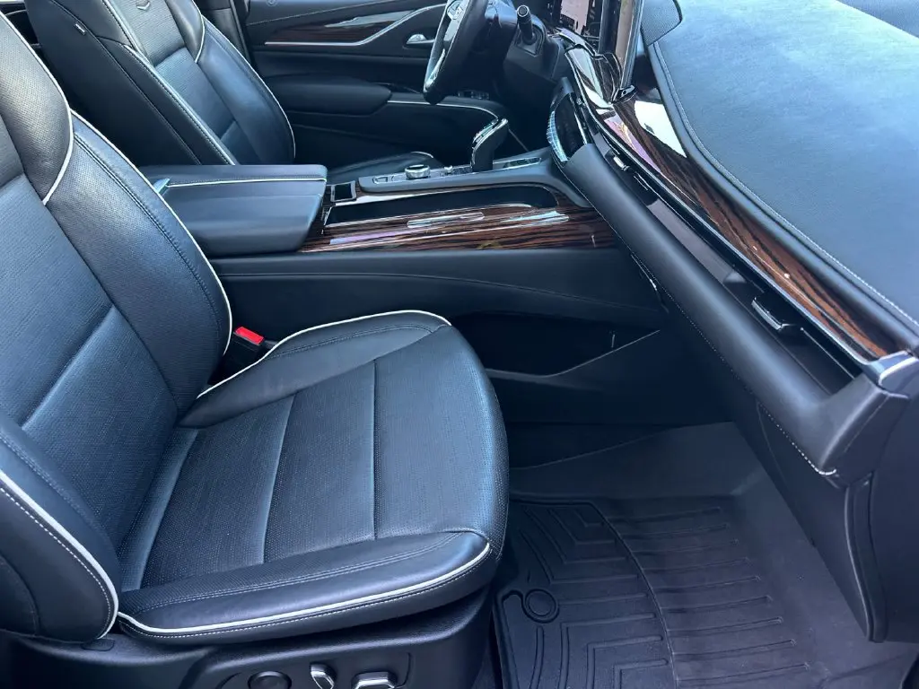 2022 Cadillac Escalade - $61,760