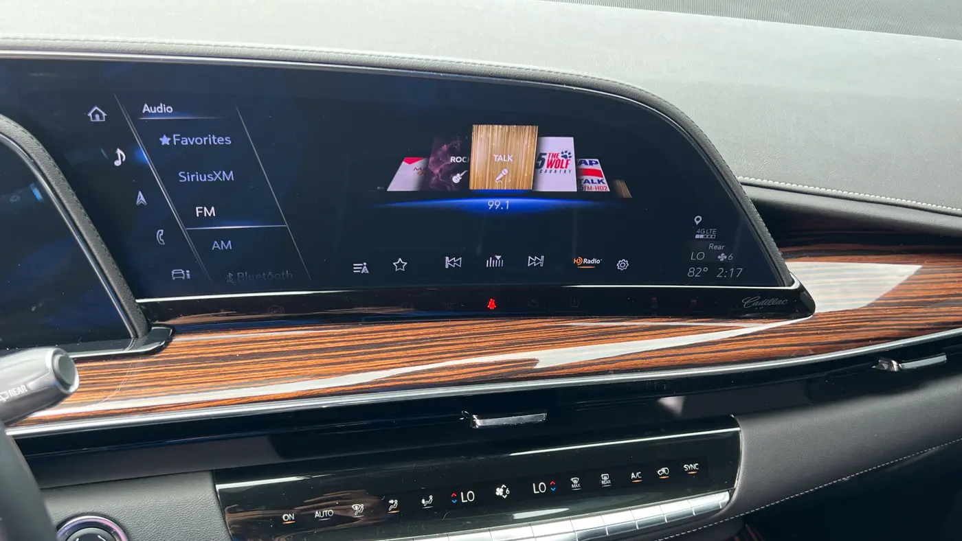 2022 Cadillac Escalade Premium Luxury