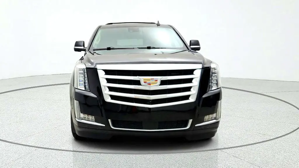 2020 Cadillac Escalade - $35,995