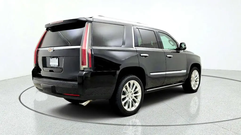 2020 Cadillac Escalade - $35,995