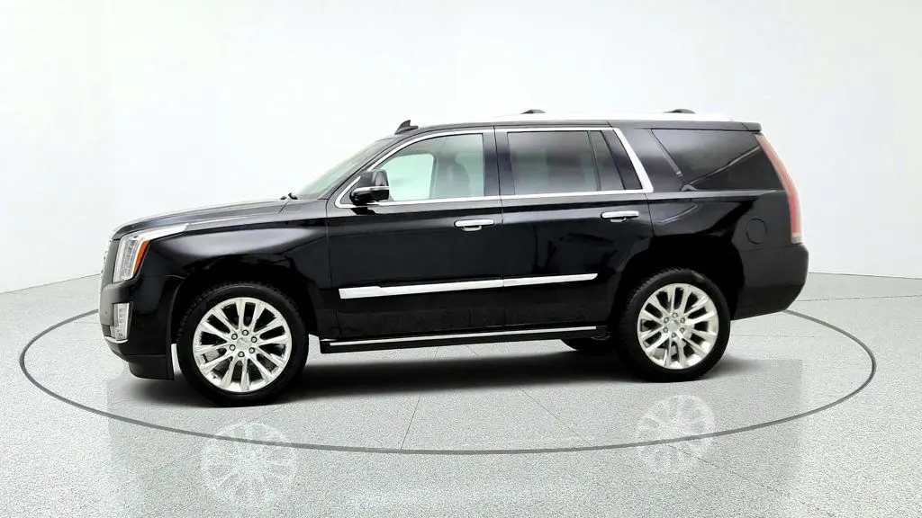 2020 Cadillac Escalade - $35,995