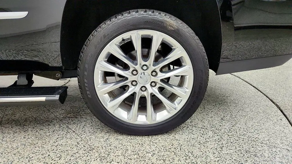 2020 Cadillac Escalade - $35,995