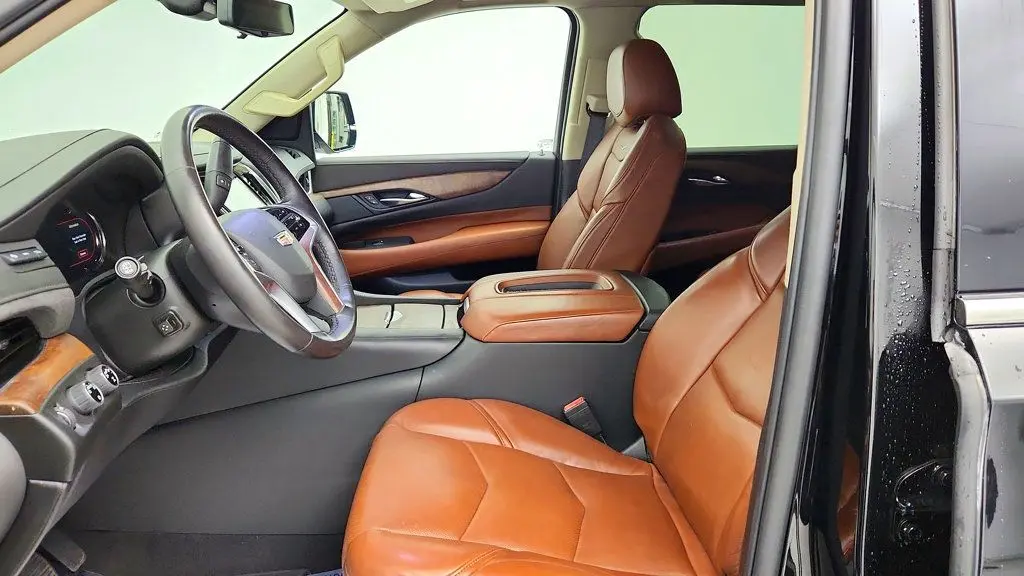 2020 Cadillac Escalade - $35,995