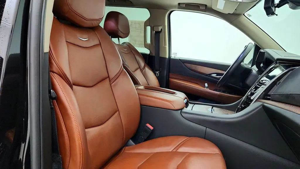 2020 Cadillac Escalade - $35,995