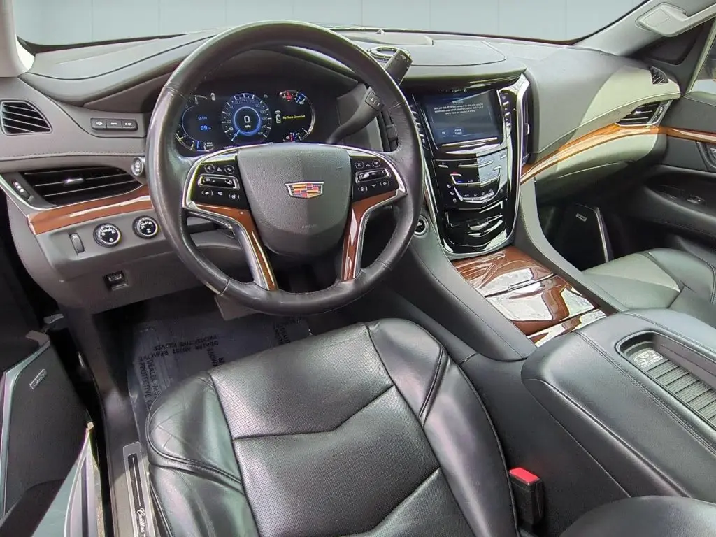 2020 Cadillac Escalade - $28,750
