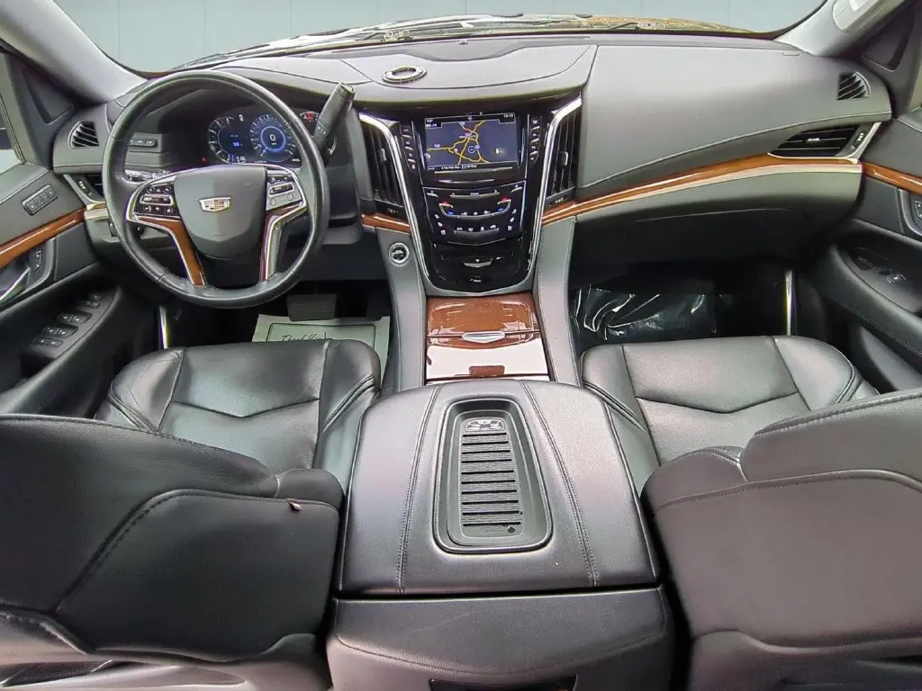 2020 Cadillac Escalade - $28,750