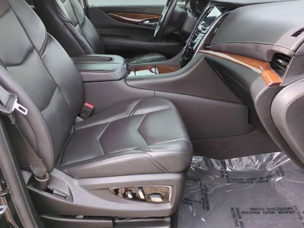2020 Cadillac Escalade - $28,750