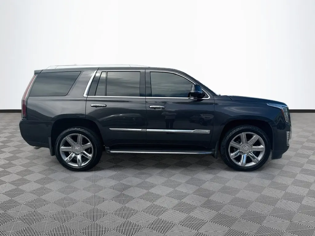 2018 Cadillac Escalade - $31,480