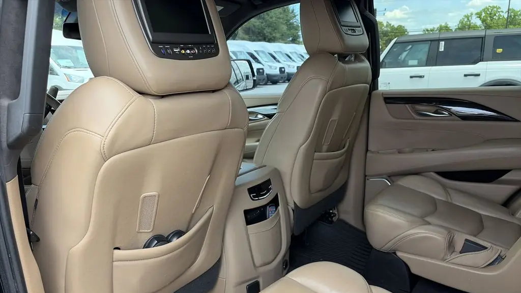 2019 Cadillac Escalade Platinum