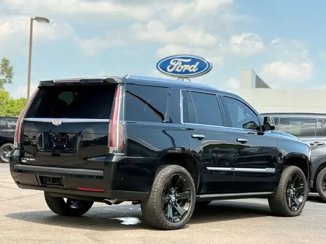2020 Cadillac Escalade - $40,500