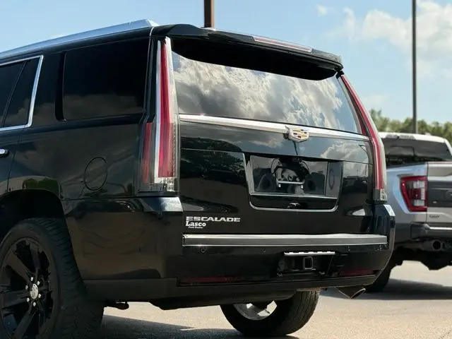 2020 Cadillac Escalade - $40,500