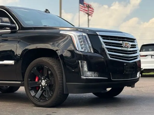 2020 Cadillac Escalade - $40,500