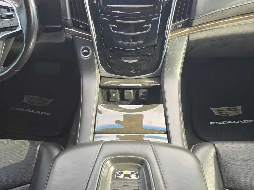 2017 Cadillac Escalade - $29,750