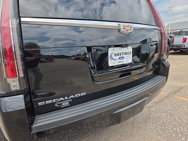 2017 Cadillac Escalade - $29,981