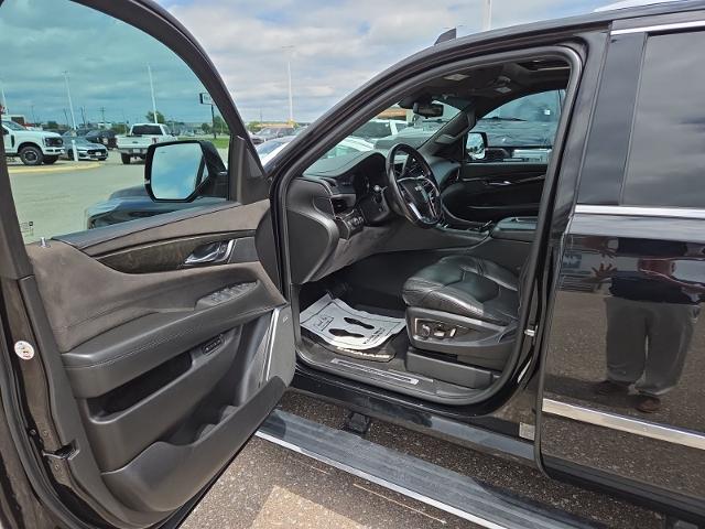 2017 Cadillac Escalade - $29,981