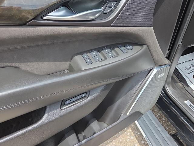 2017 Cadillac Escalade - $29,981