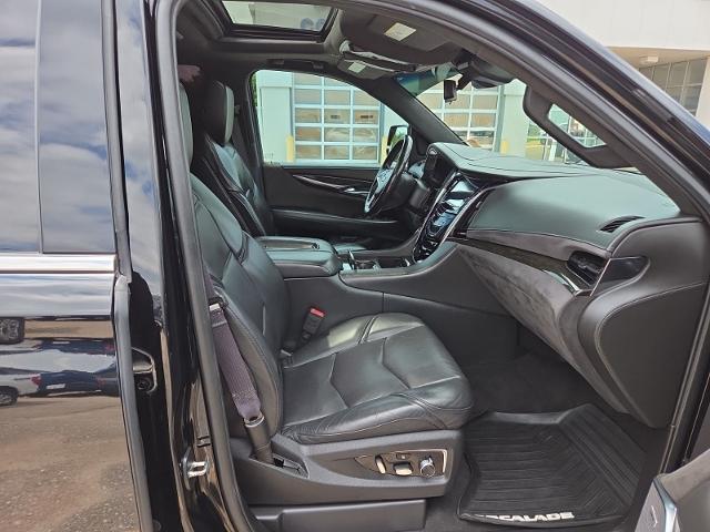 2017 Cadillac Escalade - $29,981