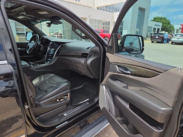 2017 Cadillac Escalade - $29,981