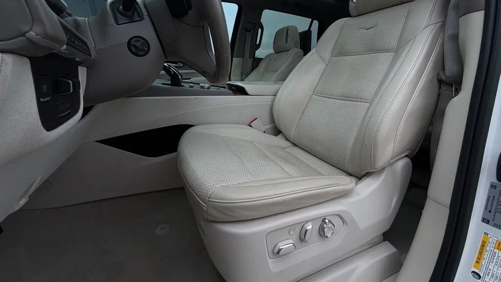 2023 Cadillac Escalade Premium Luxury Platinum