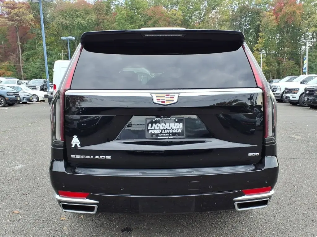 2021 Cadillac Escalade - $63,990