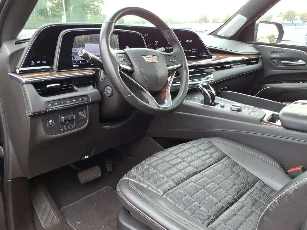 2021 Cadillac Escalade - $63,990