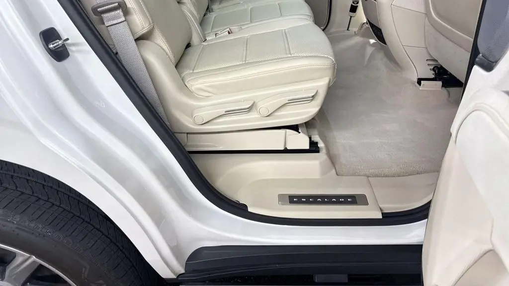 2023 Cadillac Escalade Premium Luxury Platinum