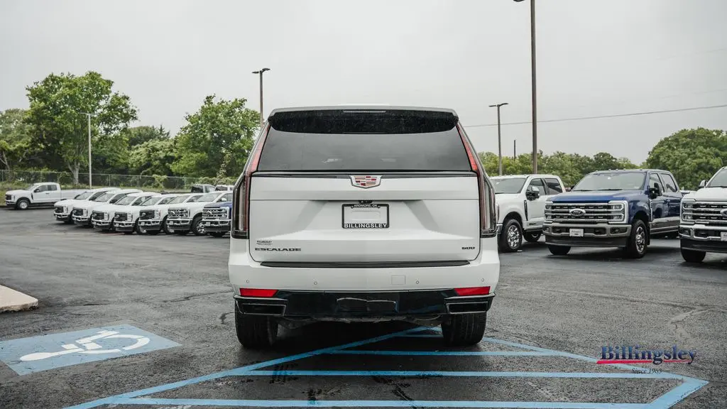 2023 Cadillac Escalade Sport