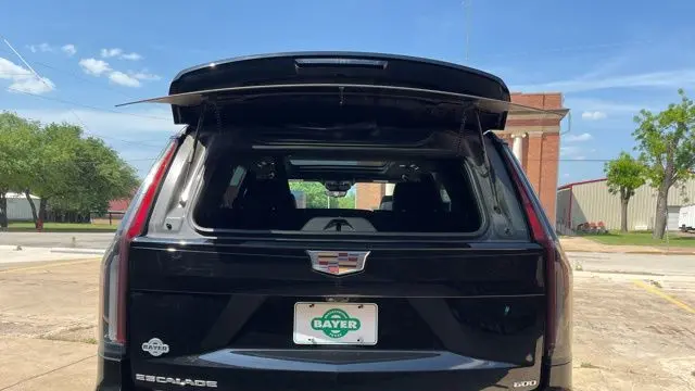 2022 Cadillac Escalade Sport