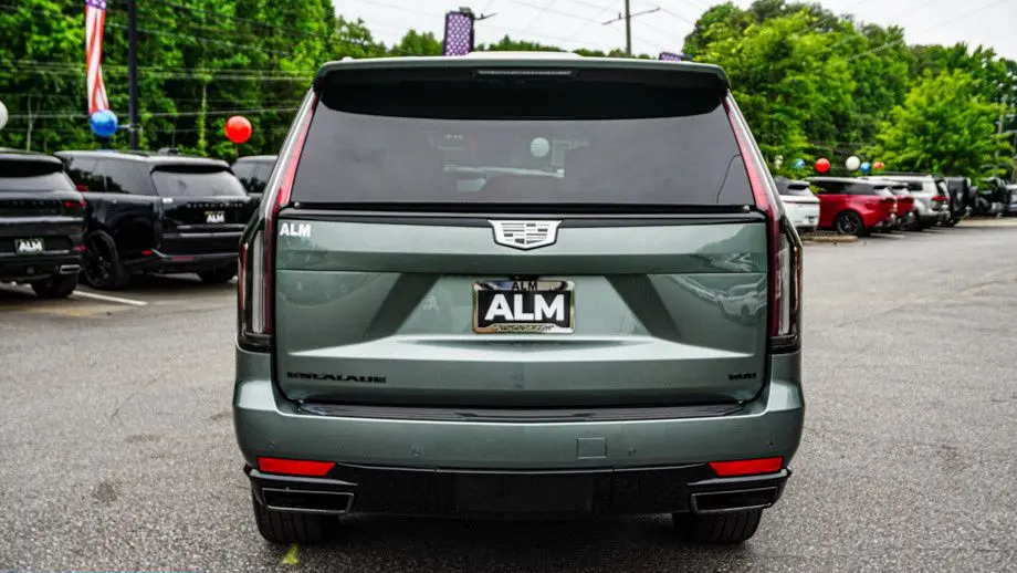 2024 Cadillac Escalade Sport