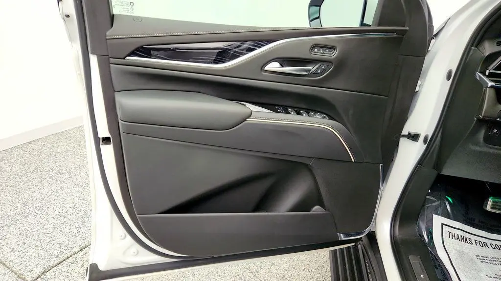 2022 Cadillac Escalade - $59,995