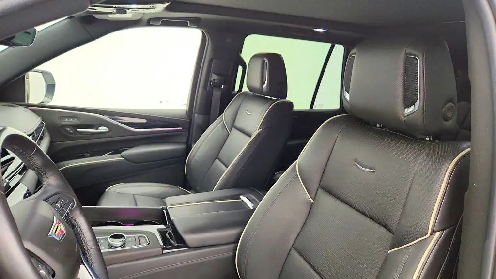 2022 Cadillac Escalade - $59,995