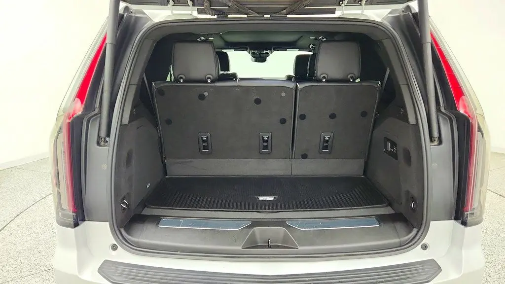 2022 Cadillac Escalade - $59,995