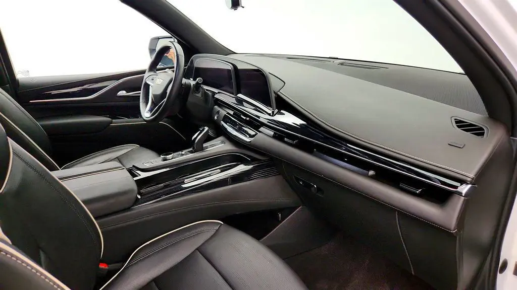 2022 Cadillac Escalade - $59,995