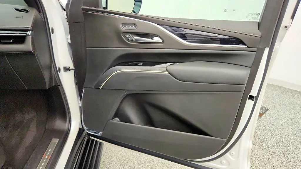 2022 Cadillac Escalade - $59,995