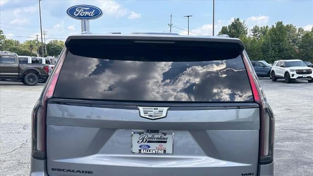 2022 Cadillac Escalade Sport