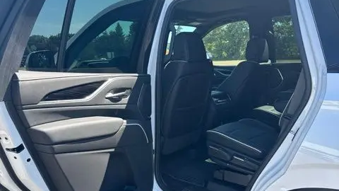2024 Cadillac Escalade Sport