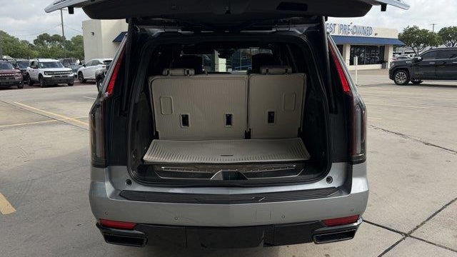 2023 Cadillac Escalade Sport