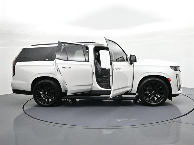 2024 Cadillac Escalade - $76,109