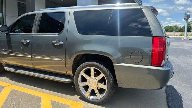 2011 Cadillac Escalade ESV Luxury