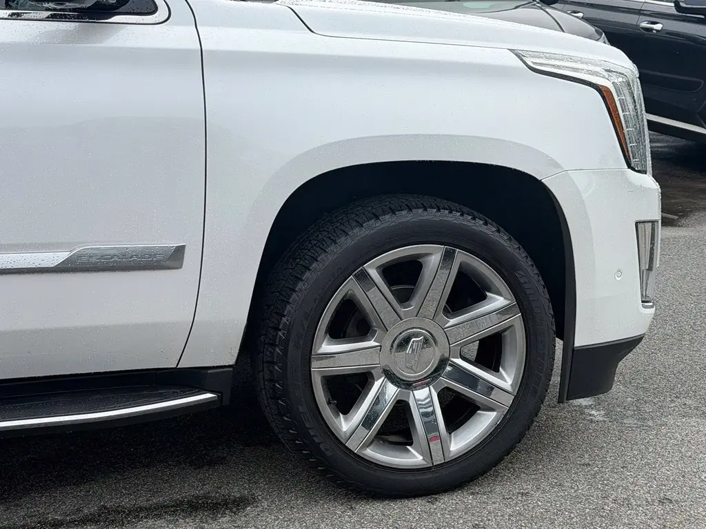 2020 Cadillac Escalade - $30,991