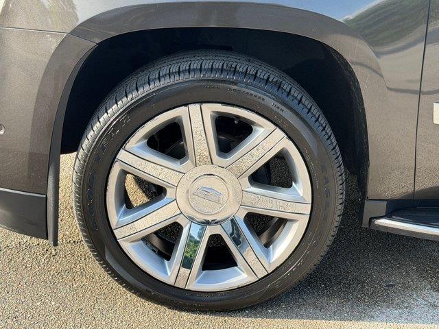2020 Cadillac Escalade - $29,900