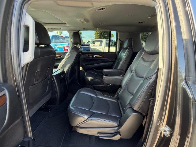 2020 Cadillac Escalade - $29,900