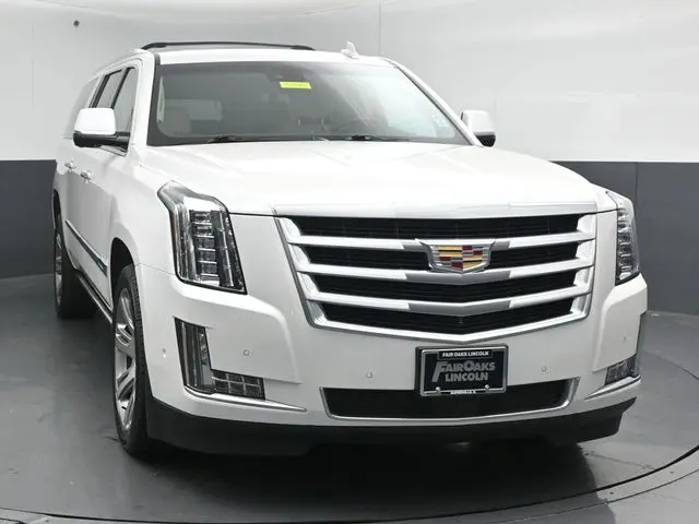 2018 Cadillac Escalade - $25,999