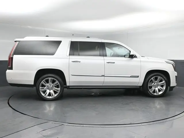 2018 Cadillac Escalade - $25,999