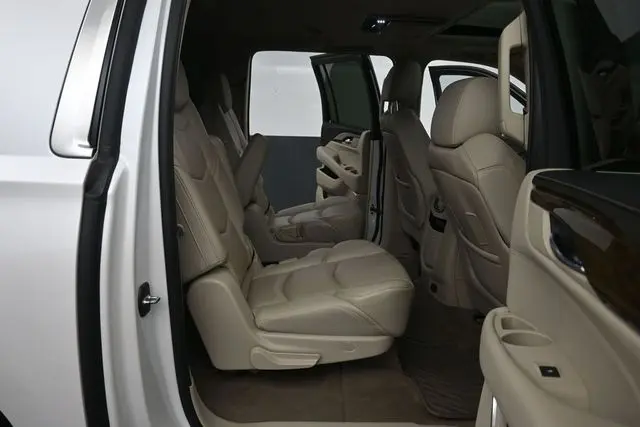 2018 Cadillac Escalade - $25,999