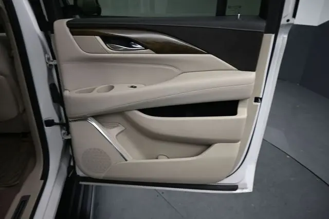 2018 Cadillac Escalade - $25,999