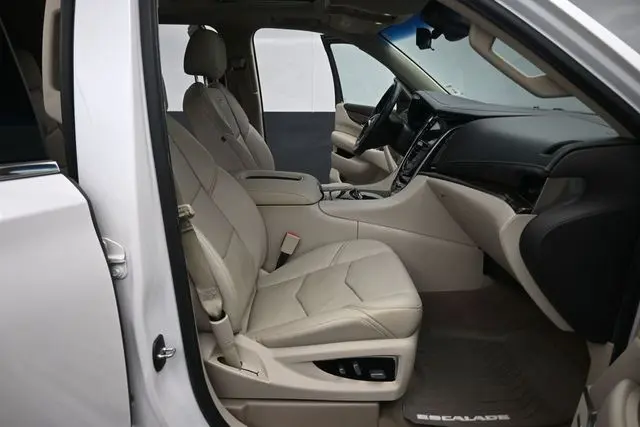 2018 Cadillac Escalade - $25,999