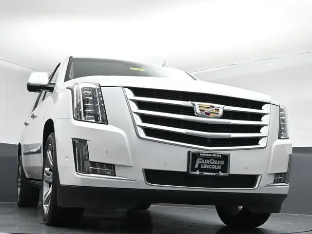 2018 Cadillac Escalade - $25,999
