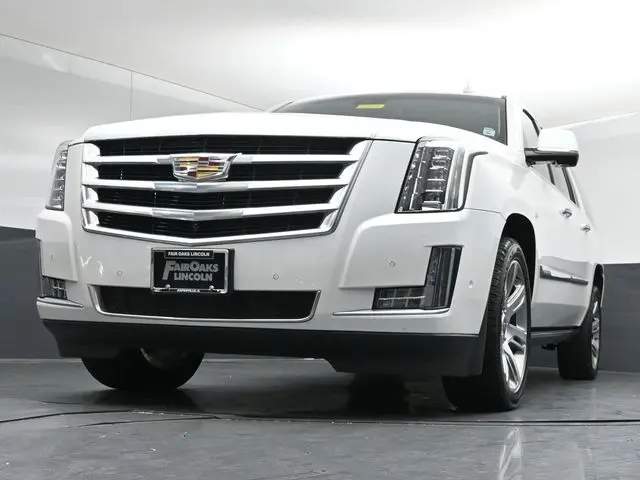 2018 Cadillac Escalade - $25,999